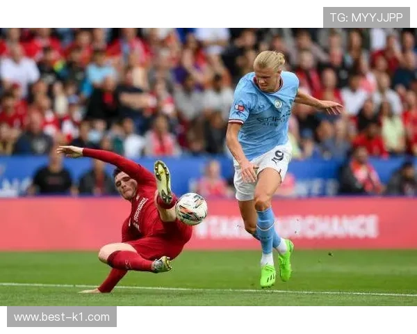 哈兰德 vs 卢卡库：身体流中锋的终结效率与战术角色对比