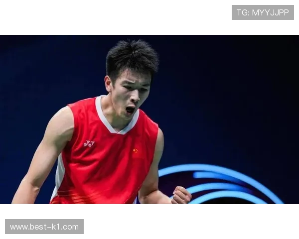 李诗沣训练结束背影，一个人斥巨资买了俩豪车场面又炸了！