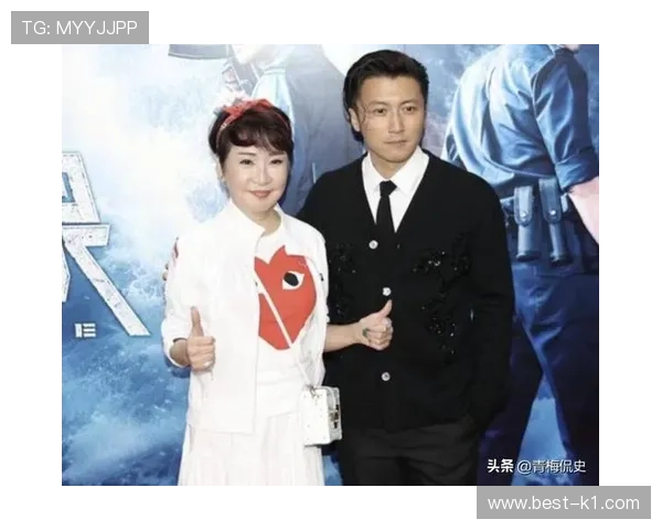 维纳斯穿运动鞋逛街被认成明星结果还没签名就跑了？