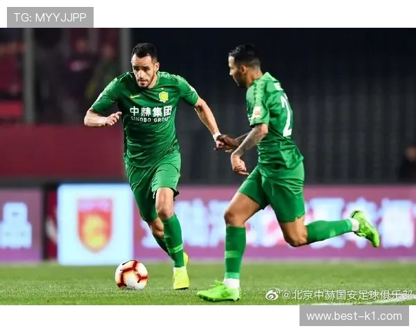 国安防线表面稳固实则脆弱，防守混乱问题逐步反映至比赛走势