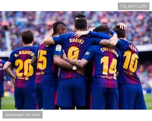 不是个人不行，而是巴萨全队越踢越断线