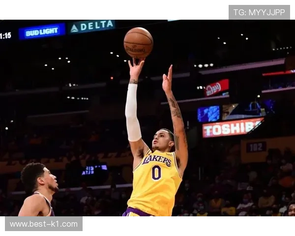 库兹马利用无球跑动提升得分效率，明显拉开与队内射手差距