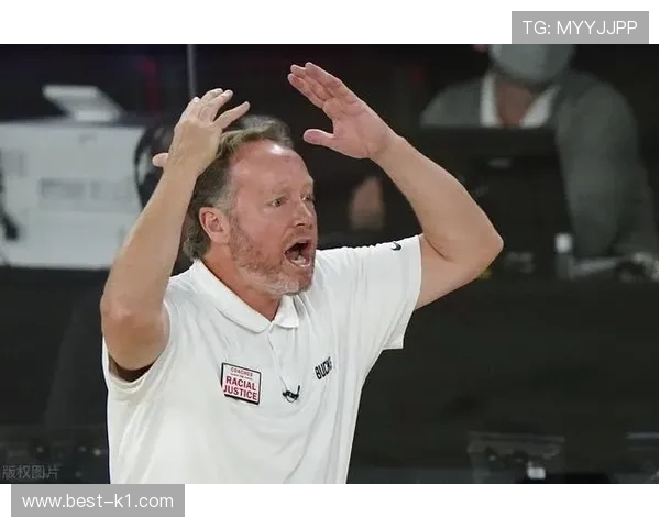 米德尔顿无球跑动提升球队进攻效率 明显拉开防守空间