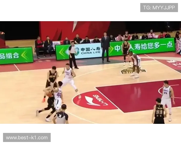 篮球规则中关于假摔判罚的具体界定标准与裁判执行尺度